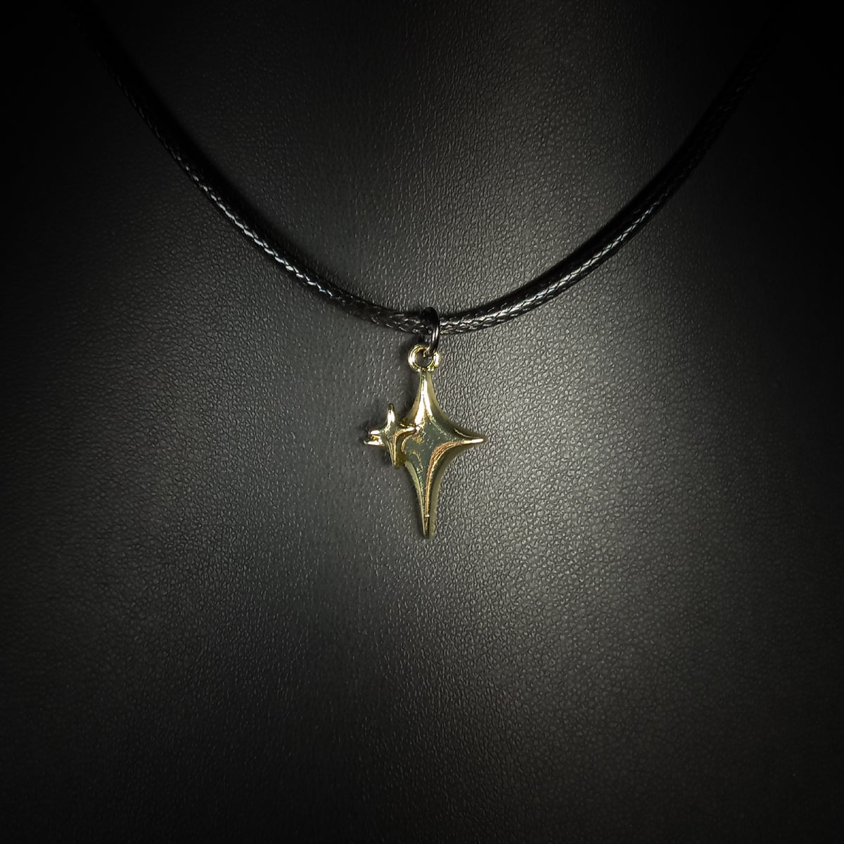 Collier Céleste Doré à Double Étoile