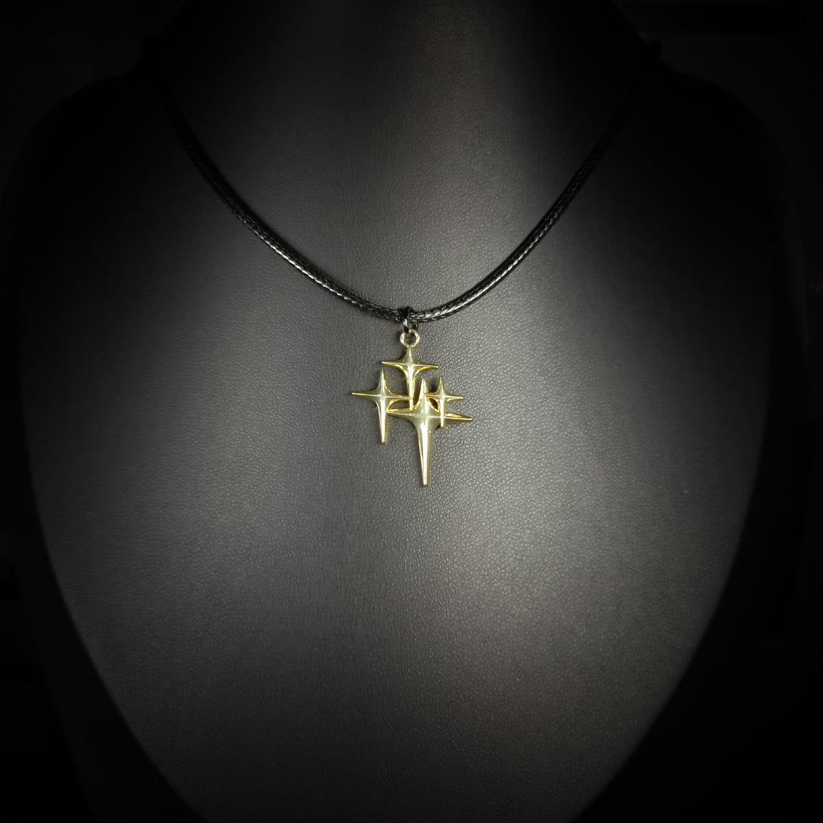 Collier Étoiles Célestes Dorées Multiples