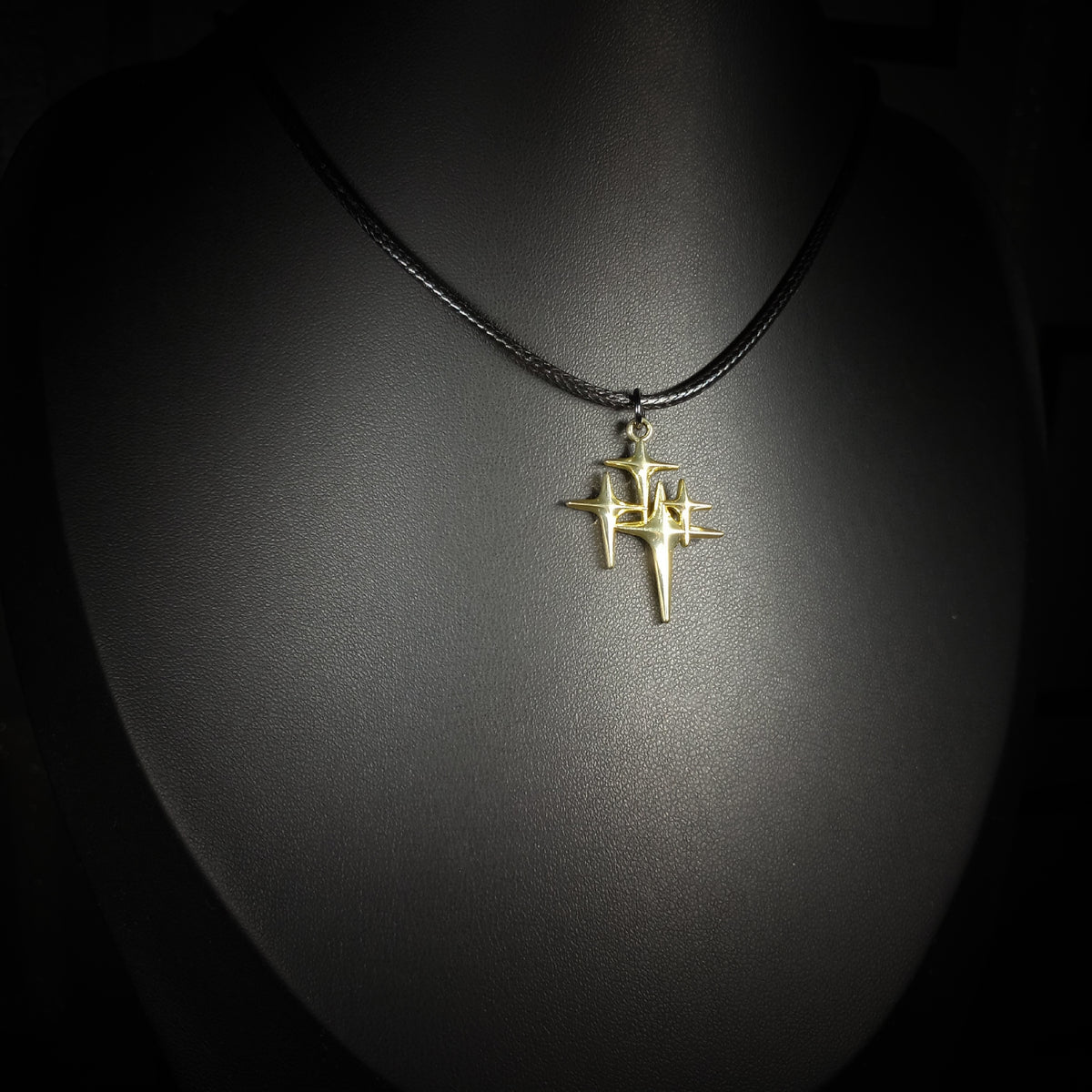 Collier Étoiles Célestes Dorées Multiples