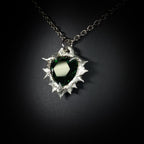 Collier en Étain & Pierre Verte Facettée