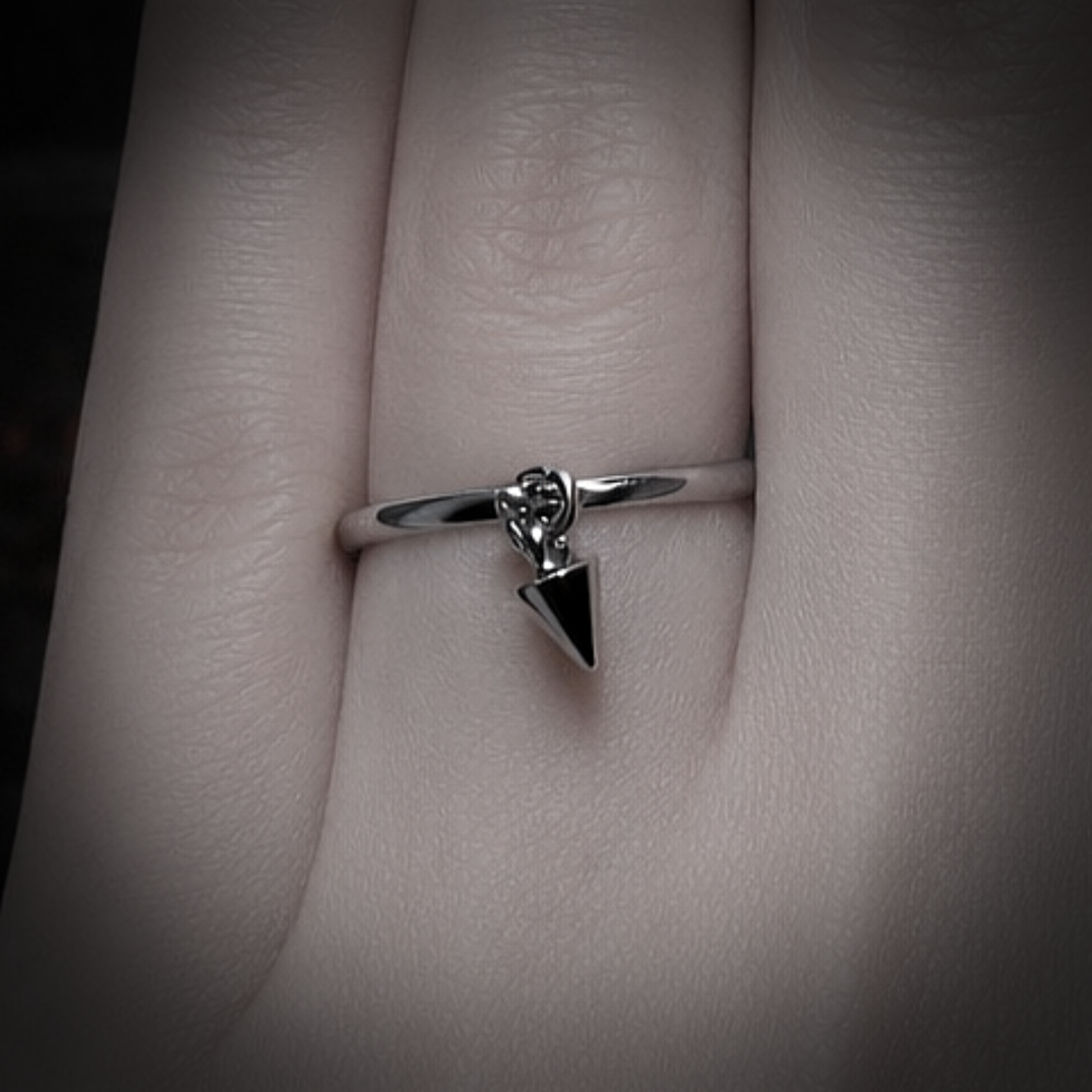 Bague à Pointe Pendante