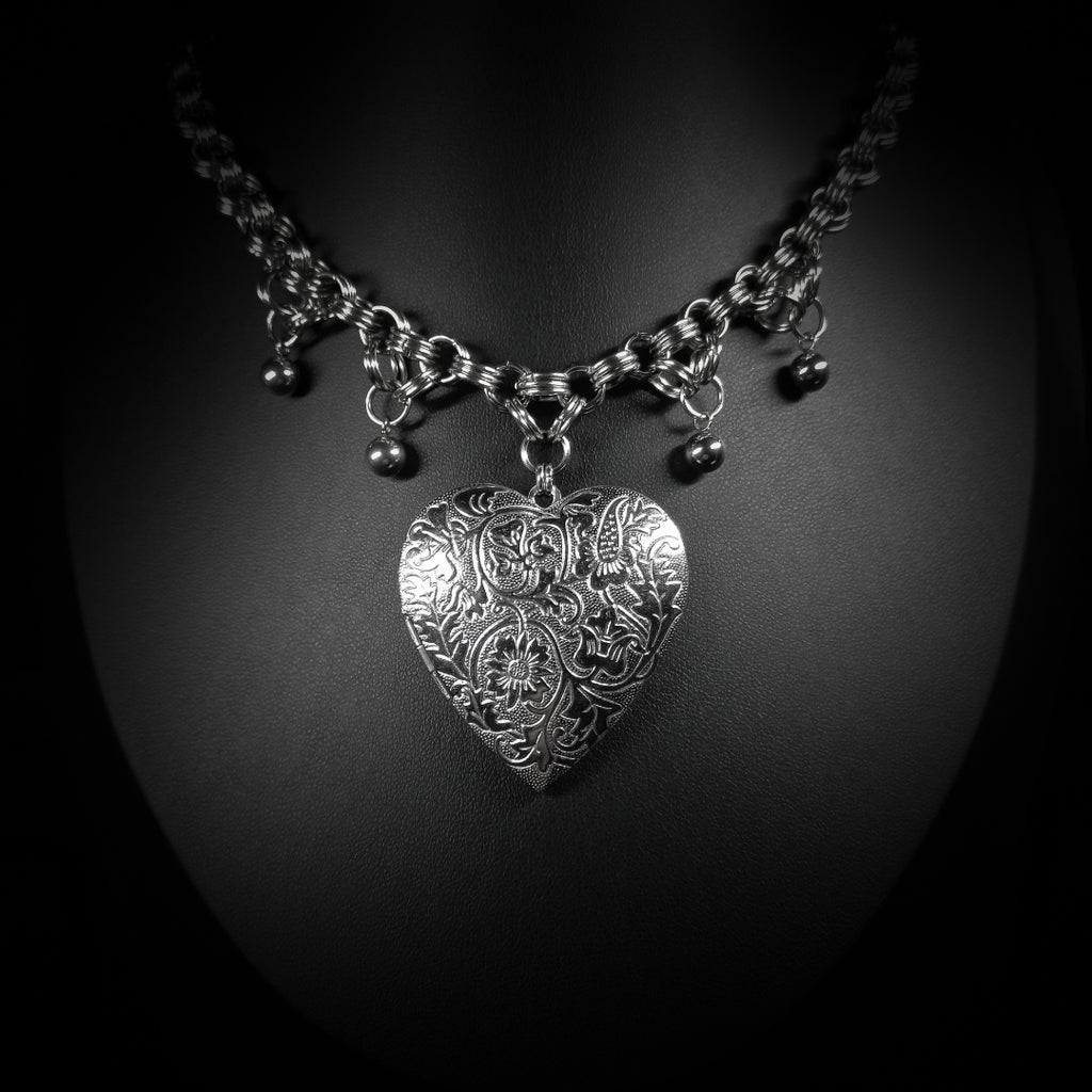 Collier Midnight – Cœur Reliquaire
