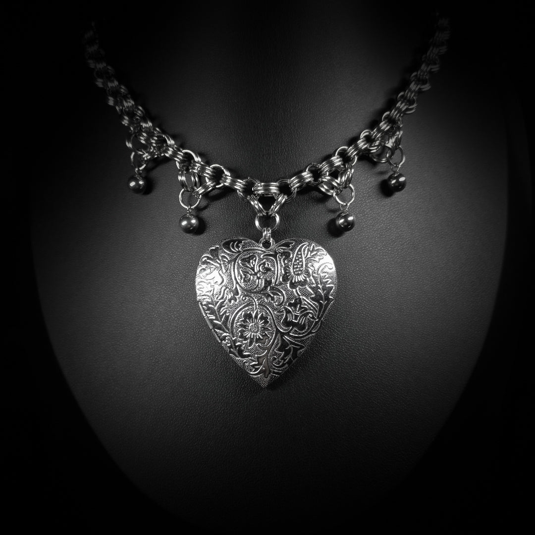 Collier Midnight – Cœur Reliquaire