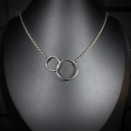 Collier à Anneaux Entrelacés