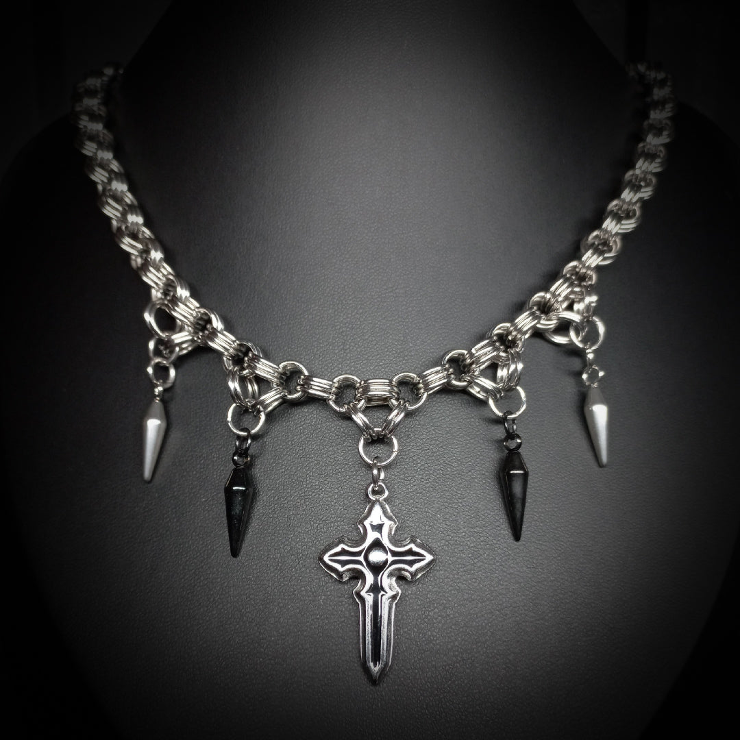 Collier Midnight – Crucifix Obscur