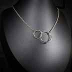 Collier à Anneaux Entrelacés