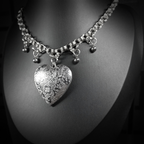 Collier Midnight – Cœur Reliquaire