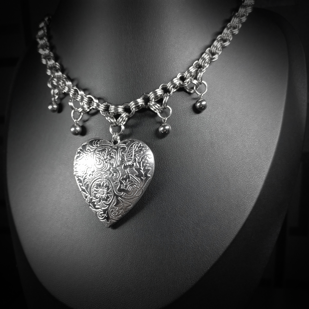 Collier Midnight – Cœur Reliquaire