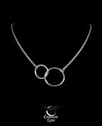 Collier à Anneaux Entrelacés