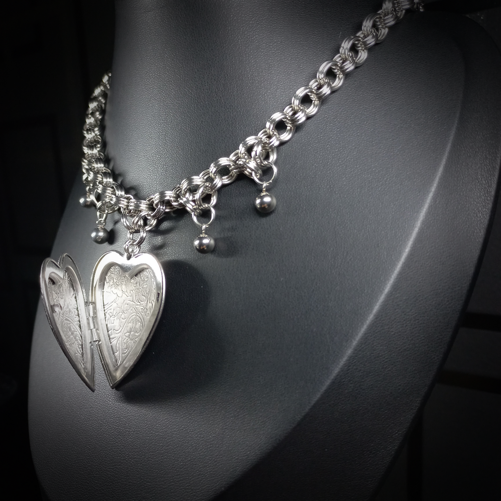 Collier Midnight – Cœur Reliquaire