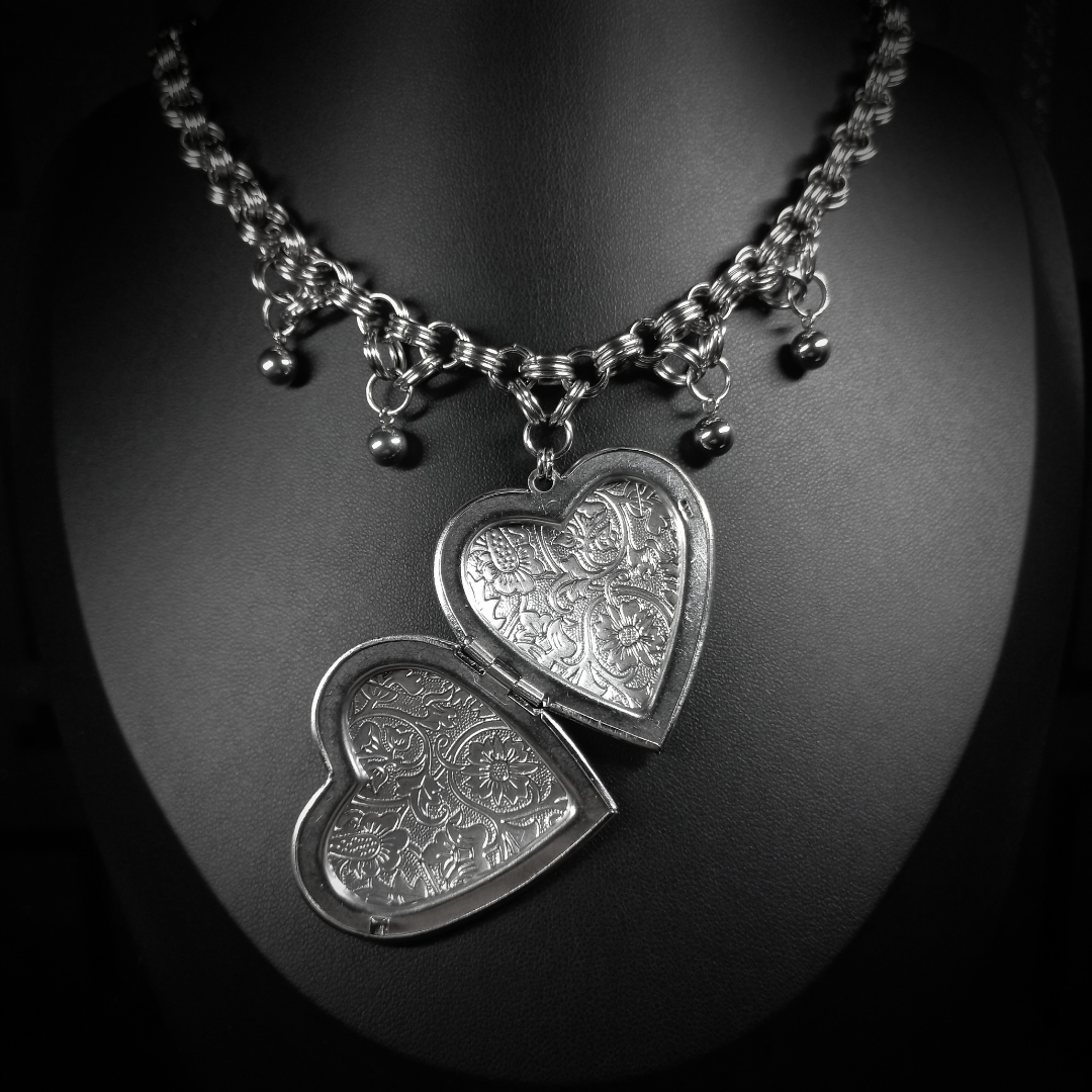 Collier Midnight – Cœur Reliquaire